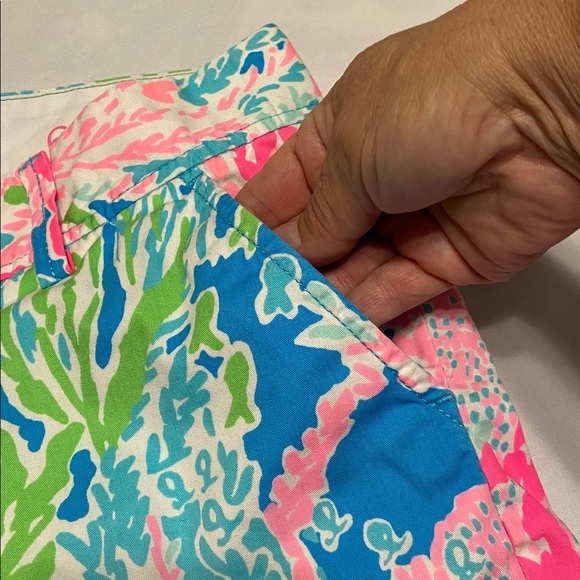 Lilly Pulitzer The Callahan Shorts Let’s Cha Cha Vibrant colors Mid Rise Size 6 - Picture 2 of 12